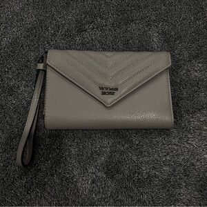 Victoria's Secret Snap Closure Chevron Wallet Wristlet Gray Clutch